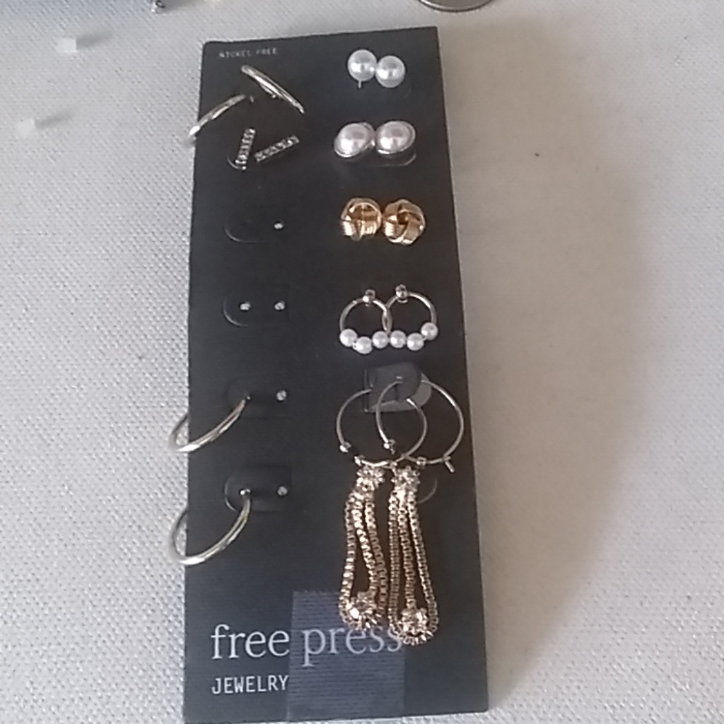 Free Press Earrings 10$